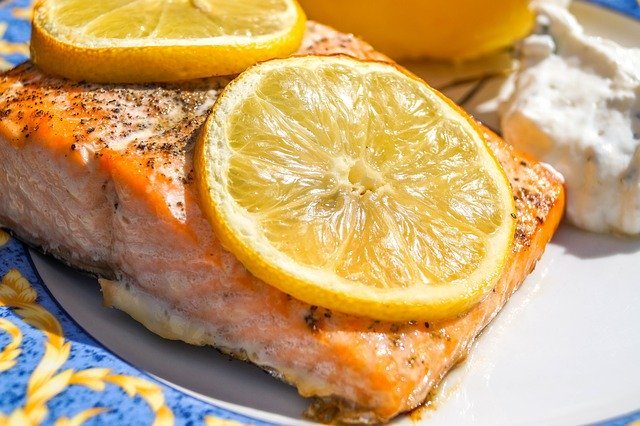 Salmon with lemon