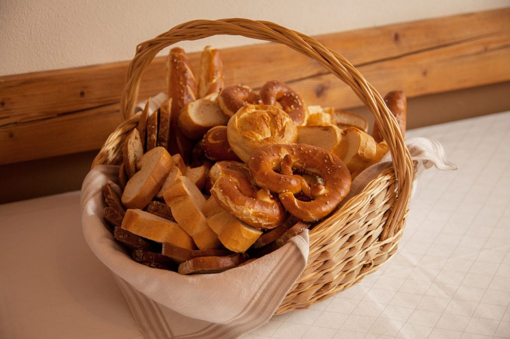 breakfst breadbasket