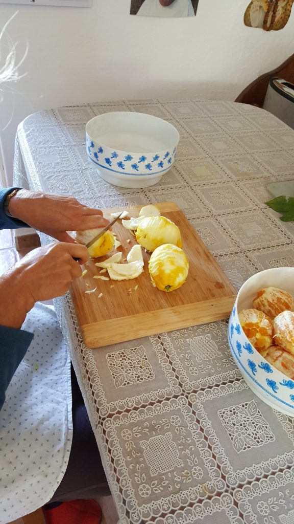 cutting the lemons